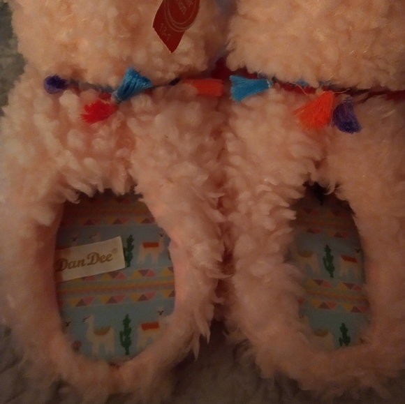 NWT Wonder Nation Girls Pink Fuzzy Slippers Size 13-1 - Picture 4 of 9